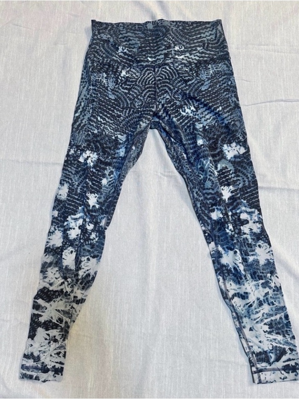 Lululemon Align High-Rise Printed Performance Leggings in Navy size 12 - Picture 3 of 4